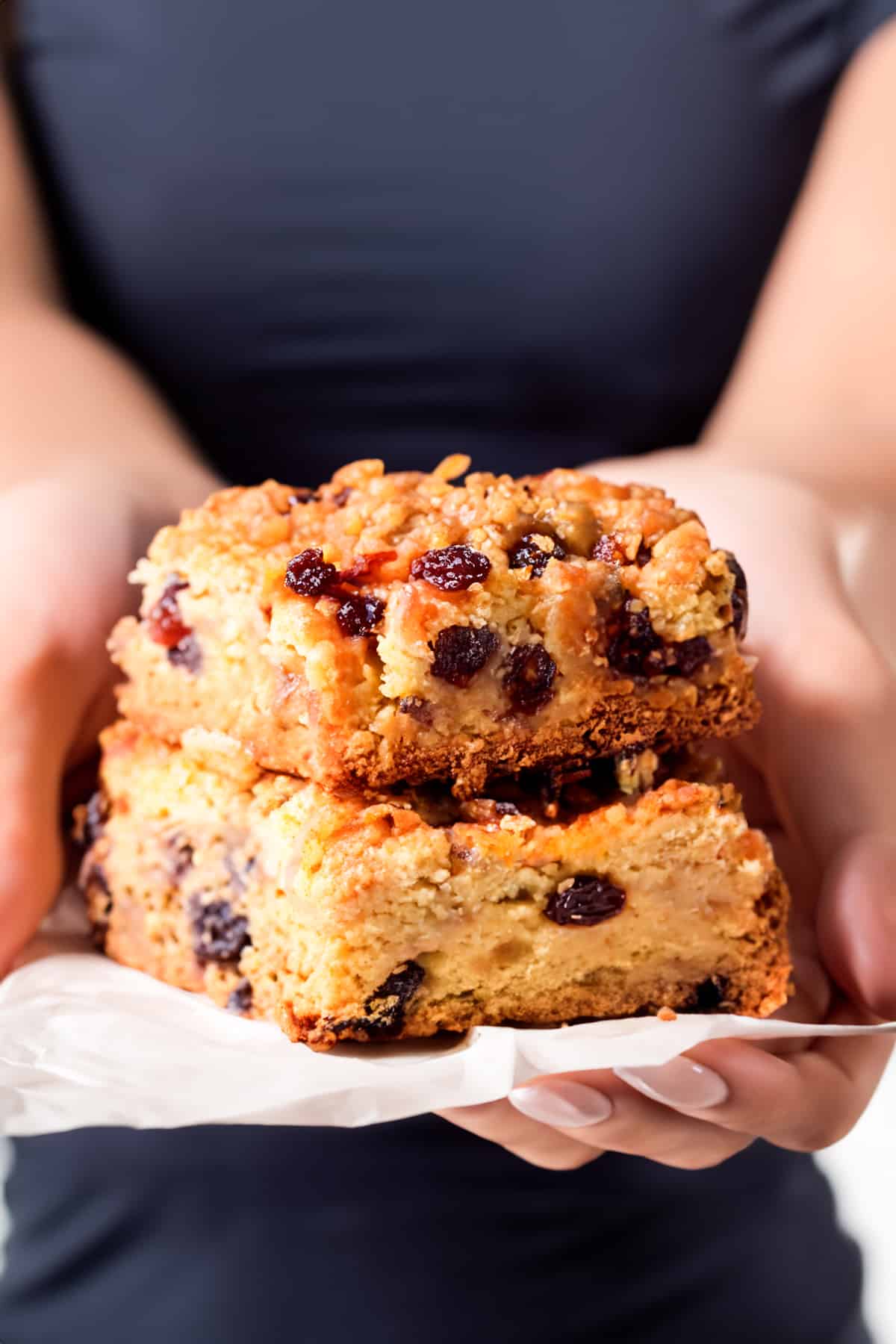 Chewy & Buttery Oatmeal Raisin Bars: Crisp-Soft Perfection